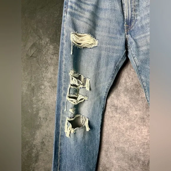 Levi’s 1961 551 z
Size 34x30 - Picture 4 of 16